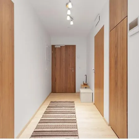 Premium Queen Downtown Apartment *
